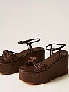 Wedge sandals with knot