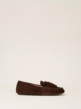 Suede loafers with fringes